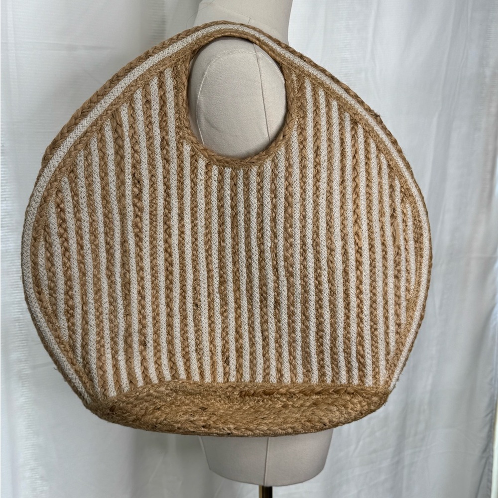Shiraleah Chicago Jute and Cotton 

Brand new unused in excellent condition